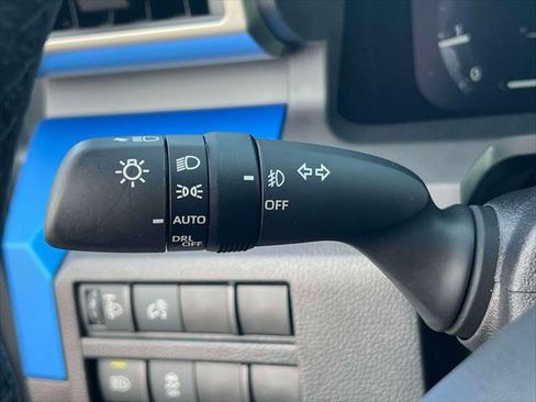 Certified 2025 Toyota Tacoma TRD Off-Road image 24