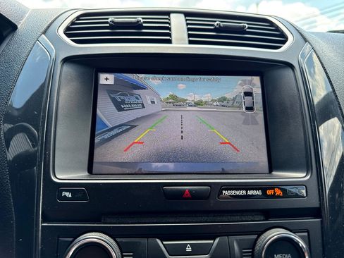 Used 2017 Ford Explorer XLT w/ Equipment Group 202A image 26