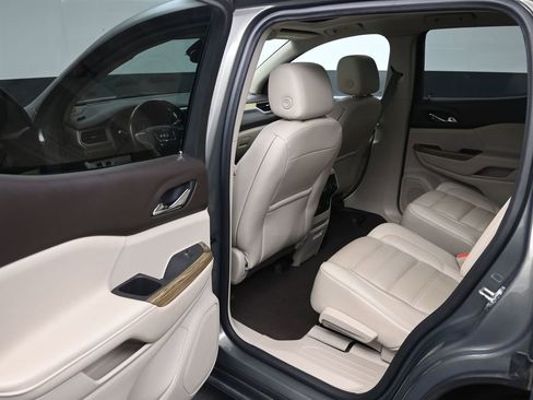 Used 2018 GMC Acadia Denali w/ Technology Package image 11