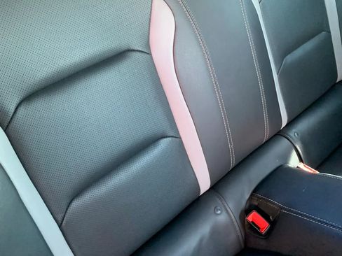 Used 2017 Chevrolet Camaro SS RWD image 16