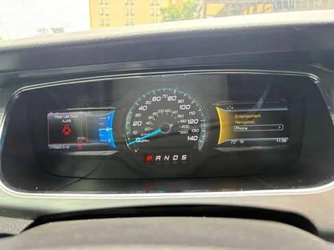 Used 2017 Ford Taurus SEL w/ Equipment Group 201A AWD/4WD image 14