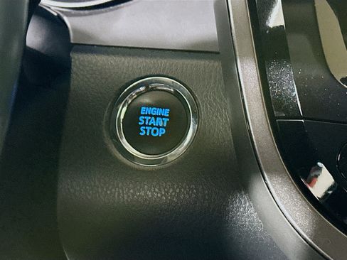 Used 2022 Toyota Camry SE w/ Convenience Package image 20