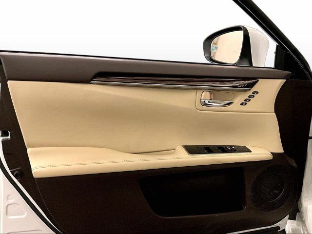 Used 2016 Lexus ES 350 w/ Premium Package w/Wood Trim FWD image 22
