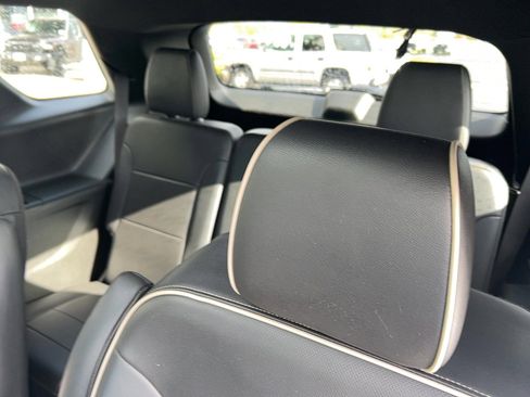 Used 2022 Chevrolet Traverse Premier image 22