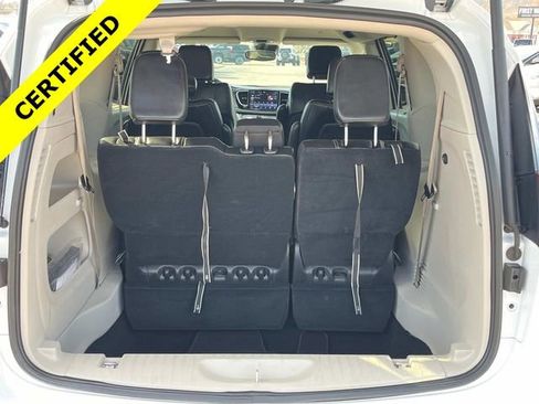 Certified 2024 Chrysler Pacifica Touring-L image 35
