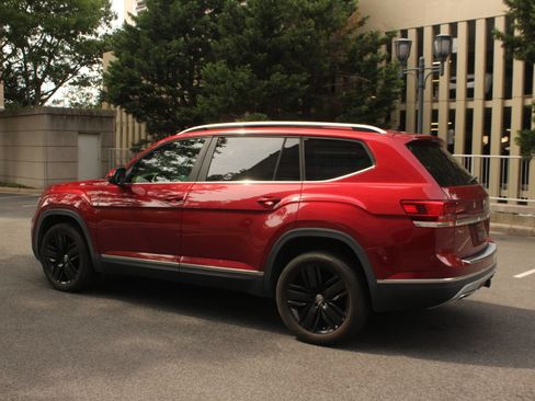 Used 2018 Volkswagen Atlas SEL FWD image 9
