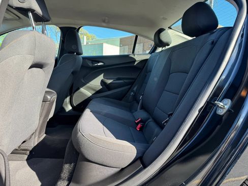 Used 2018 Chevrolet Cruze LS FWD image 16