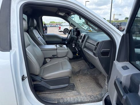 Used 2019 Ford F250 XL w/ Power Equipment Group image 9