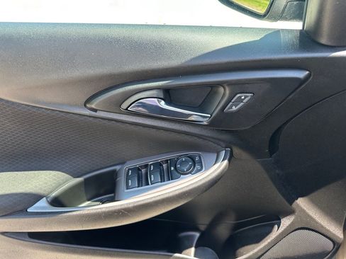 Used 2023 Chevrolet Malibu LT w/ Driver Confidence Package FWD image 12