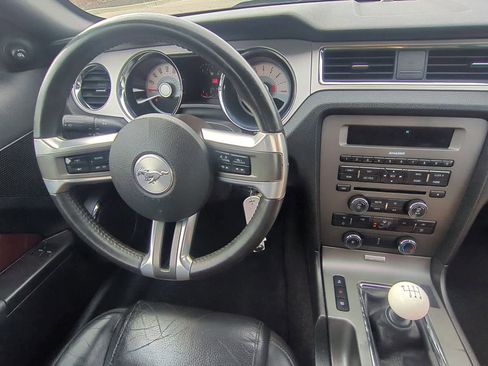 Used 2012 Ford Mustang Premium image 15