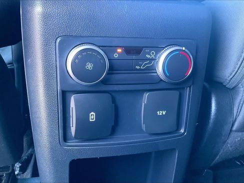 Used 2021 Ford Explorer XLT RWD image 36