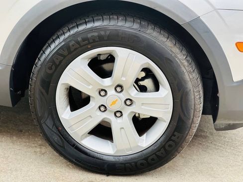 Used 2013 Chevrolet Captiva Sport LS FWD image 4