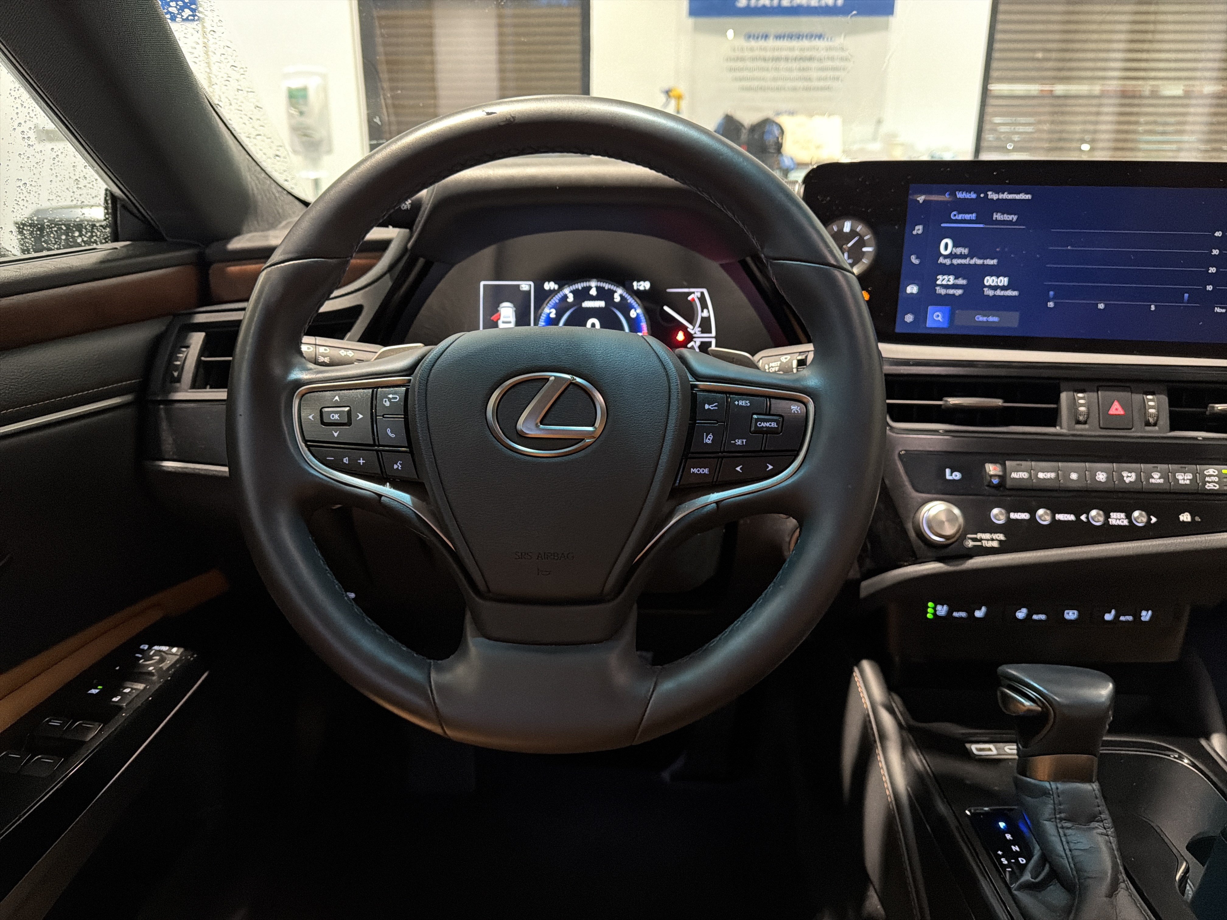 Used 2025 Lexus ES 350 w/ Premium Package FWD image 31
