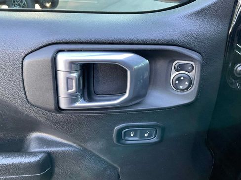 Used 2022 Jeep Wrangler Unlimited Sport AWD/4WD image 15