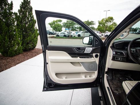Used 2024 Lincoln Navigator L Black Label AWD/4WD image 14