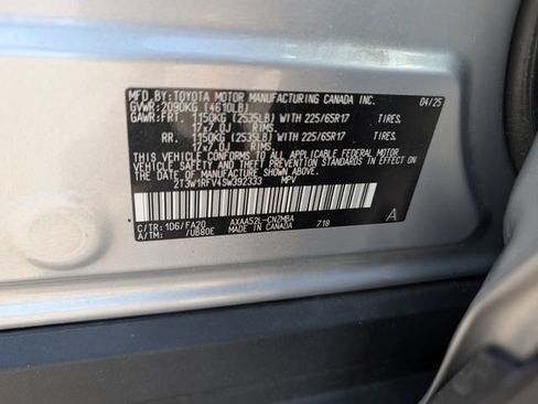 Used 2025 Toyota RAV4 XLE FWD image 36