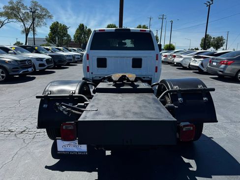 Used 2022 RAM 3500 Tradesman RWD image 4
