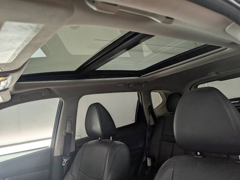 Used 2015 Nissan Rogue S AWD/4WD image 13