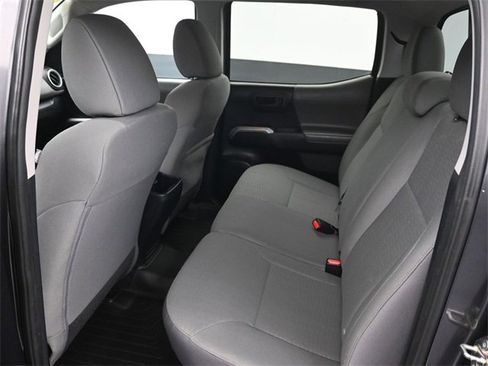 Used 2017 Toyota Tacoma SR5 image 10