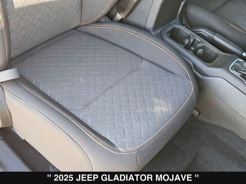 Used 2025 Jeep Gladiator Mojave w/ Convenience Group image 34
