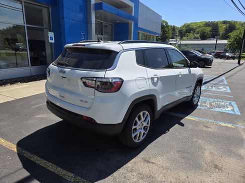 Used 2023 Jeep Compass Latitude AWD/4WD image 7