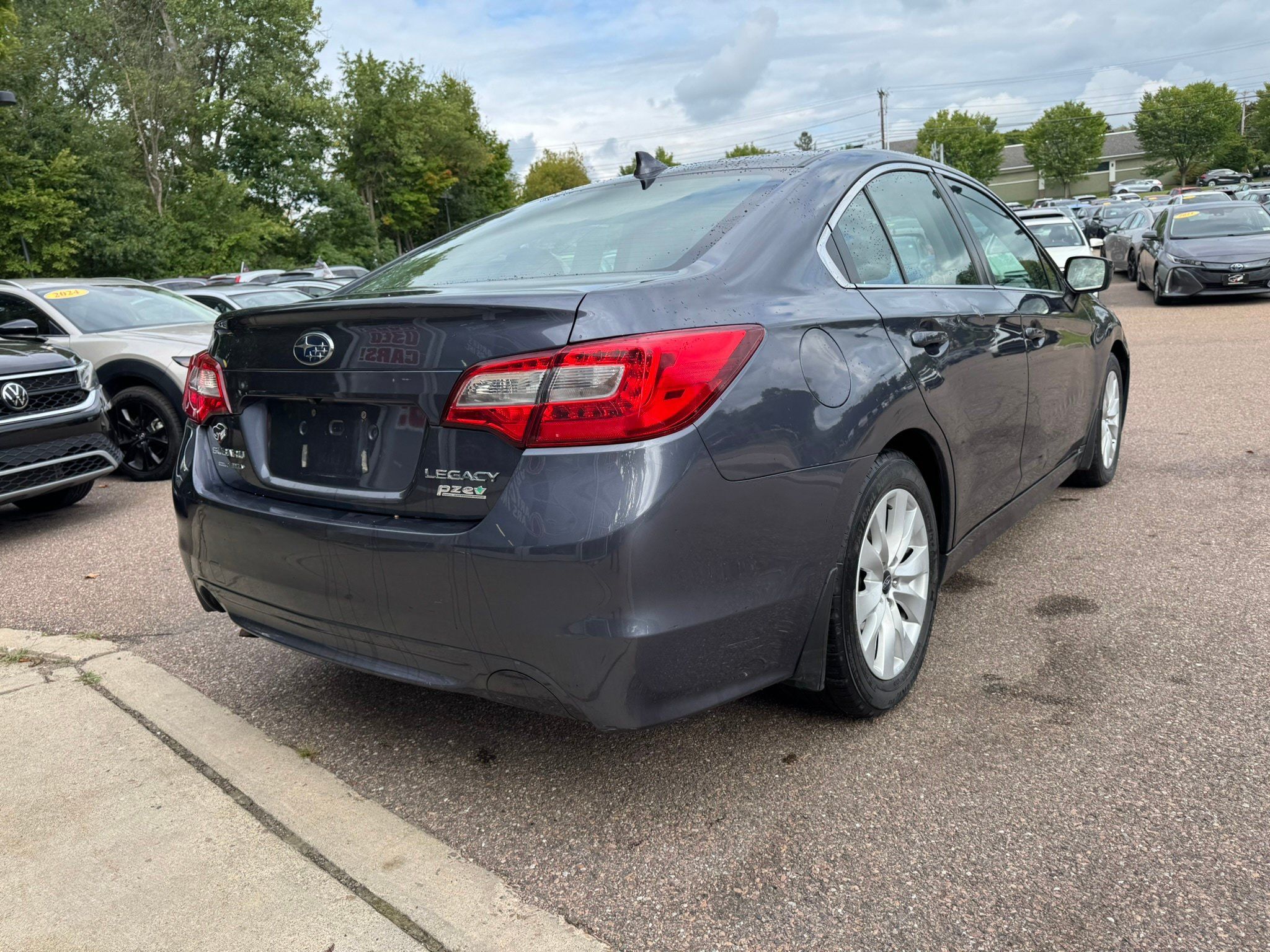 Used 2017 Subaru Legacy 2.5i Premium w/ Moonroof Package AWD/4WD image 7