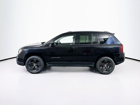 Used 2017 Jeep Compass Latitude FWD image 4