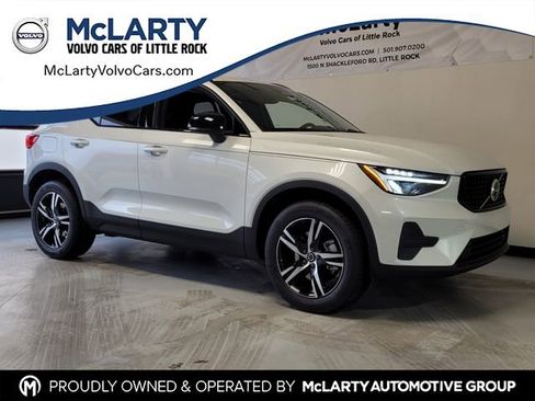 New 2026 Volvo XC40 B5 Core w/ Climate Package AWD/4WD image 1