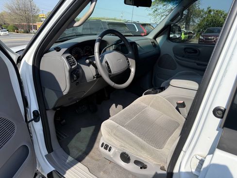 Used 2002 Ford F150 XLT image 8