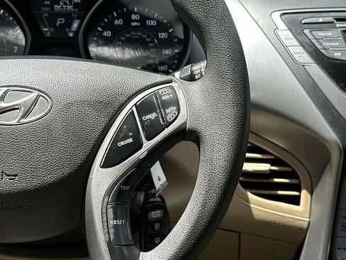 Used 2013 Hyundai Elantra GLS w/ Preferred Pkg FWD image 10