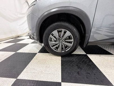 Used 2022 Nissan Pathfinder SV image 9