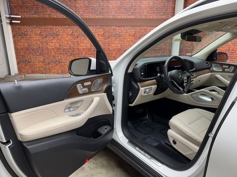 Used 2024 Mercedes-Benz GLE 450 4MATIC image 9