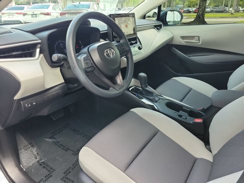 Used 2026 Toyota Corolla LE FWD image 12