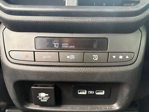 Used 2023 Honda Pilot TrailSport image 24