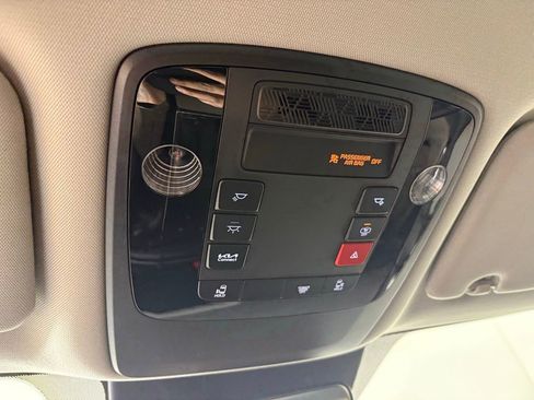 New 2026 Kia Carnival FWD image 35