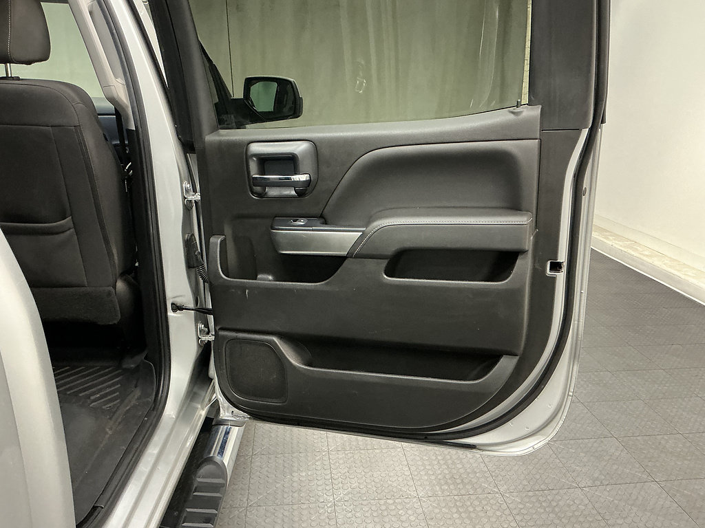 Used 2018 Chevrolet Silverado 1500 LT w/ All Star Edition AWD/4WD image 28