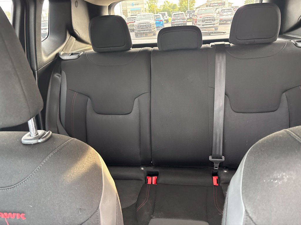 Used 2019 Jeep Renegade Trailhawk AWD/4WD image 24