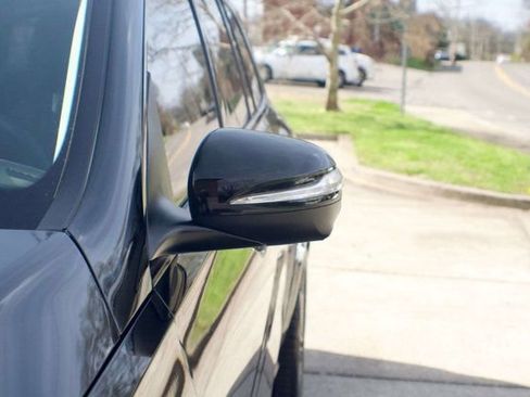 Used 2024 Mercedes-Benz GLS 450 4MATIC image 17