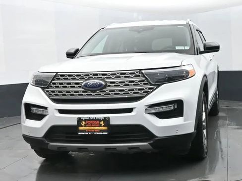 Used 2022 Ford Explorer Limited image 1
