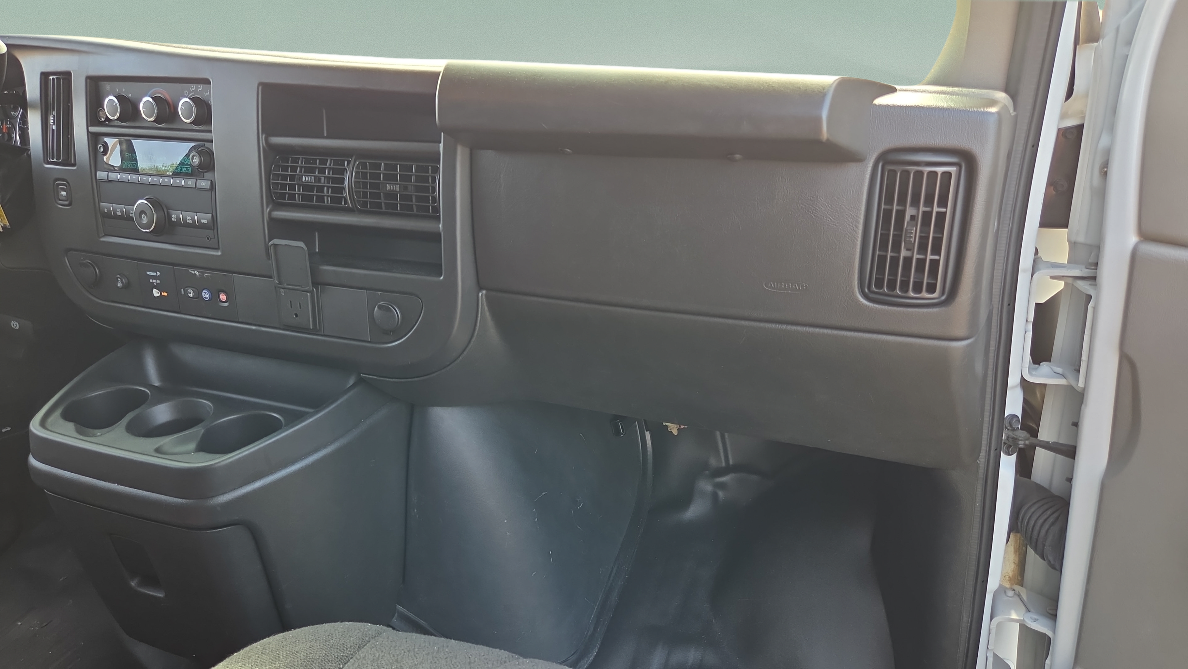 Used 2023 GMC Savana 2500 w/ Driver Convenience Package RWD image 14