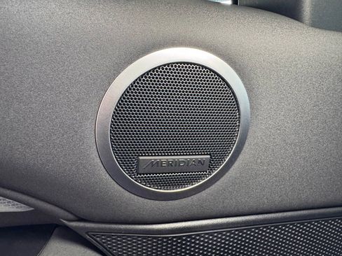 Used 2020 Land Rover Discovery Landmark image 33