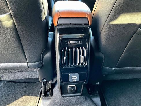 Certified 2024 Jeep Compass Limited image 14