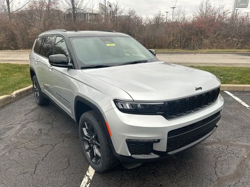 New 2025 Jeep Grand Cherokee L Limited AWD/4WD image 1