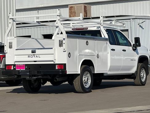 Used 2024 Chevrolet Silverado 2500 W/T w/ WT Convenience Package AWD/4WD image 4