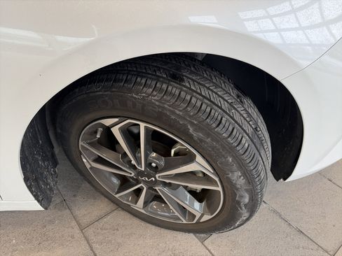 Used 2023 Kia Forte LXS image 21