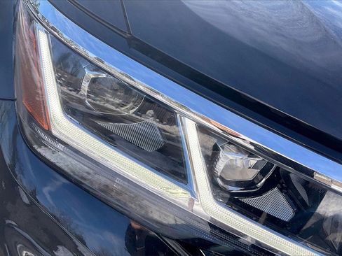 Used 2023 Volkswagen Atlas Cross Sport SEL Premium R-Line image 29