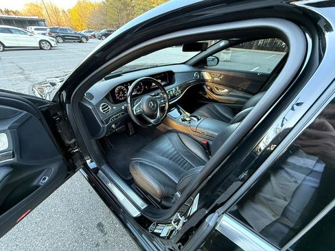 Used 2020 Mercedes-Benz S 560 Sedan w/ AMG Line Exterior image 8