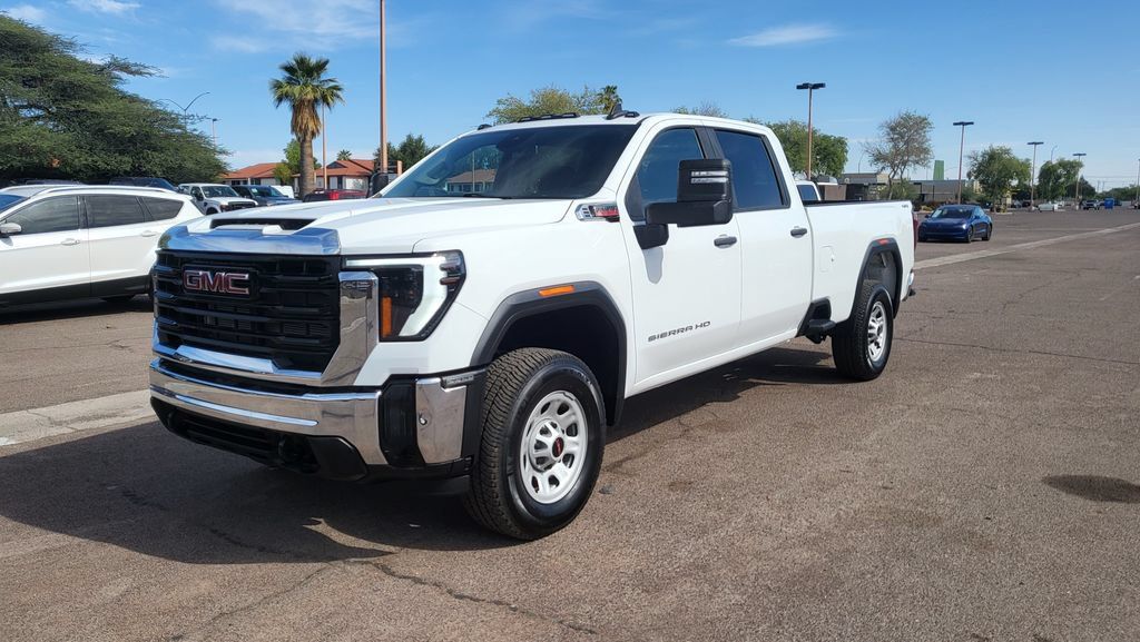 Used 2024 GMC Sierra 2500 Pro AWD/4WD image 3