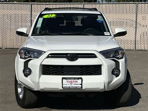 Used 2022 Toyota 4Runner SR5 Premium image 2