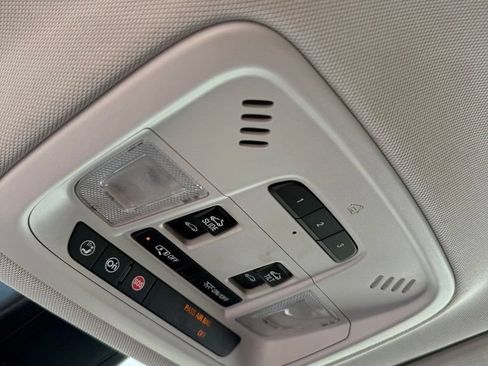 Used 2019 Chevrolet Traverse RS w/ LPO, Floor Liner Package AWD/4WD image 16